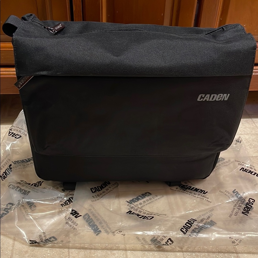 CADEN DSLR Camera Shoulder Messenger Bag with Tripod Holder